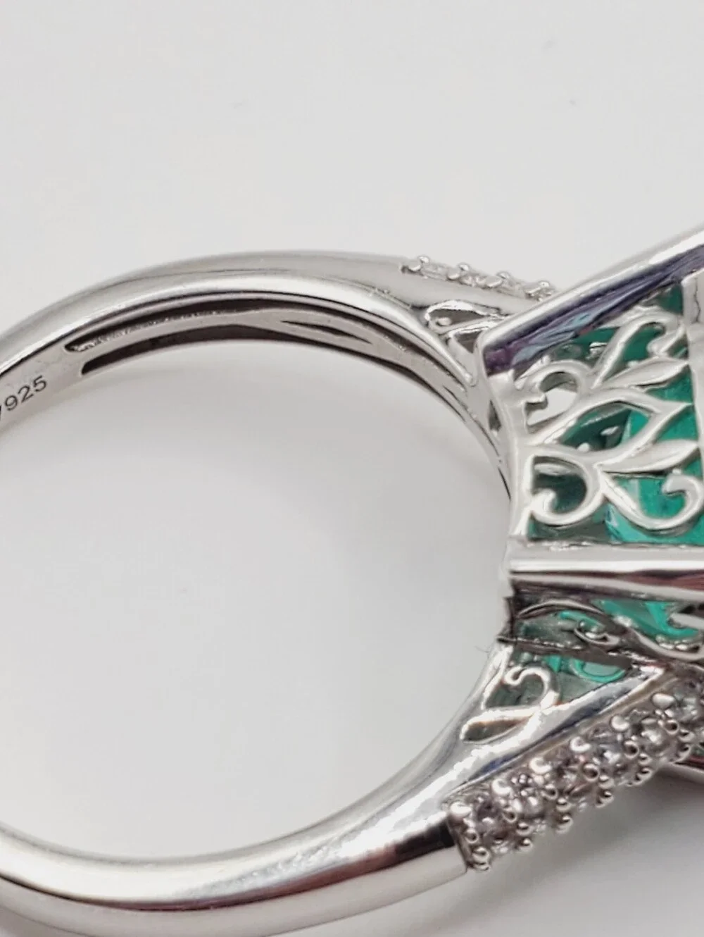 11.5 Carat Emerald Green Quartz & Zircon Platinum | 925 Sterling Silver Ring